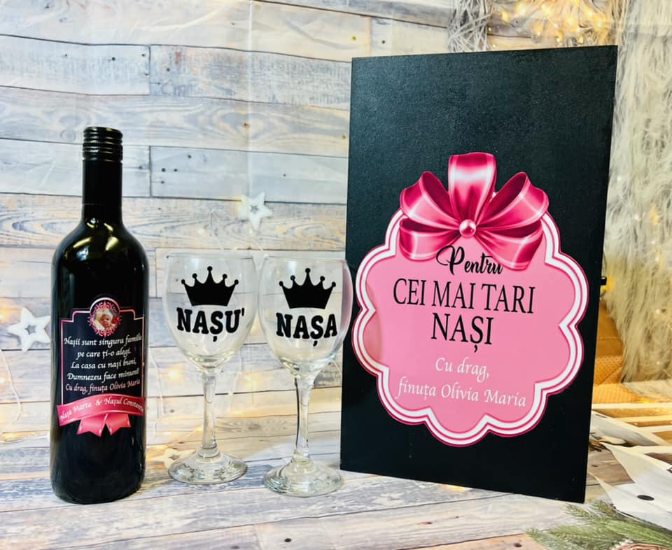 Set cadou nași de botez "Cutie cu Placă de Ardezie, vin și pahare