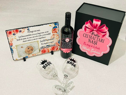 Set cadou nași de botez "Cutie cu Placă de Ardezie, vin și pahare