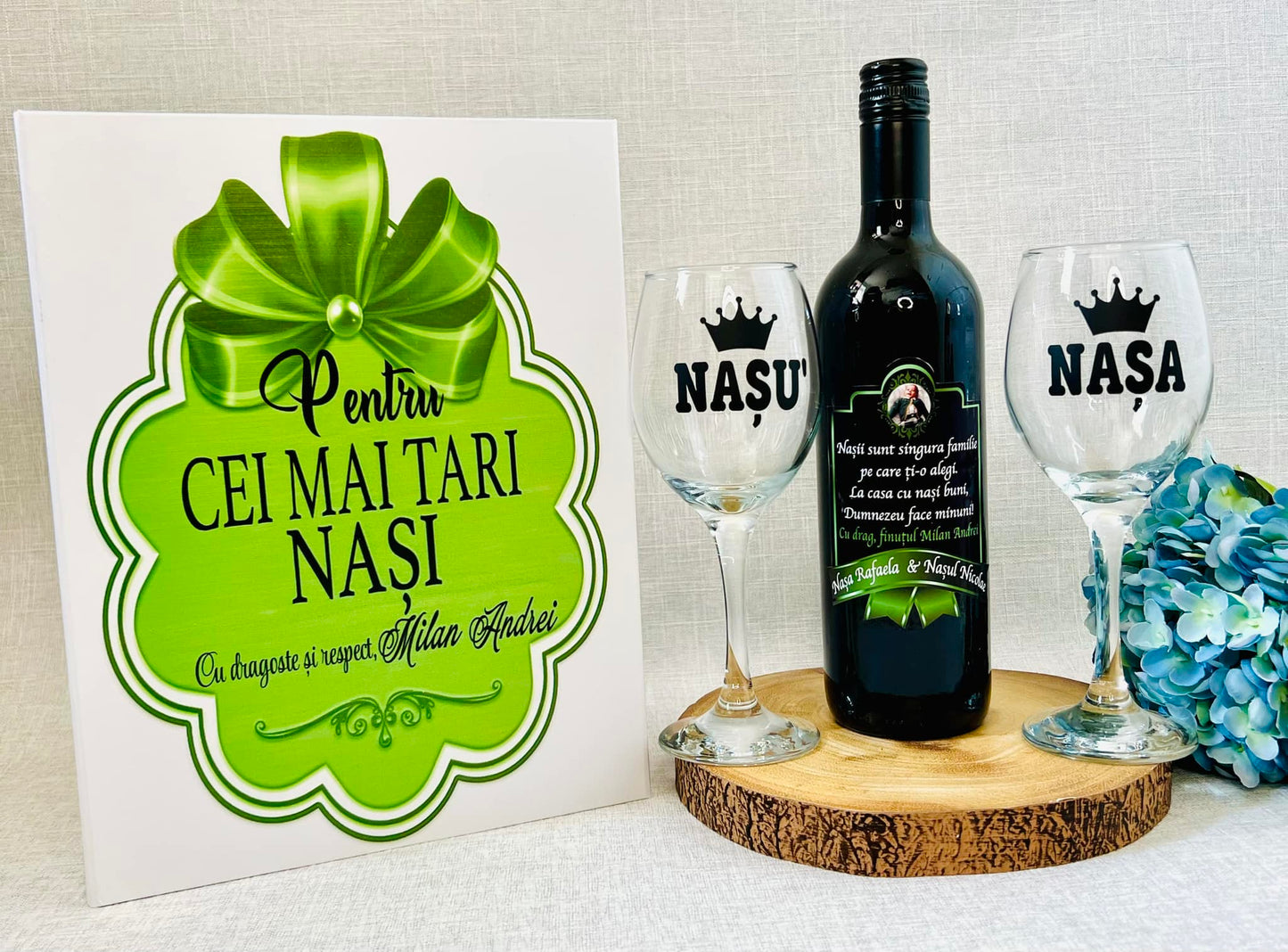Set cadou nași de botez "Cutie cu Placă de Ardezie, vin și pahare