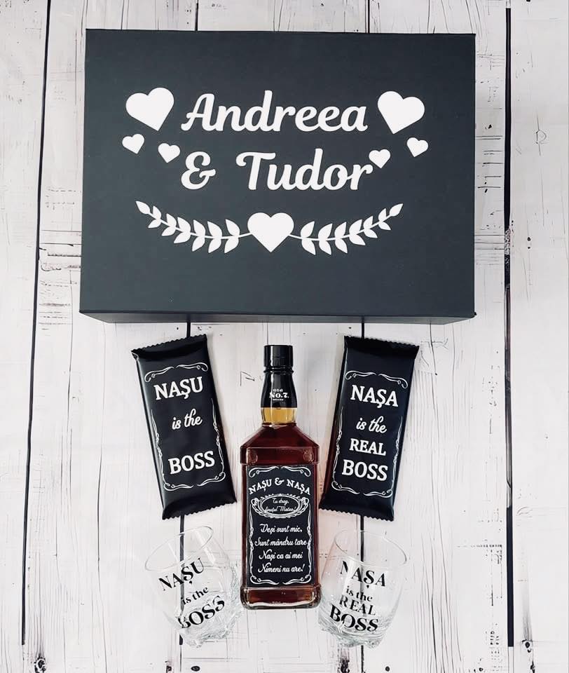 Cutie JD "Nașa&Nașu - Deși sunt mic"