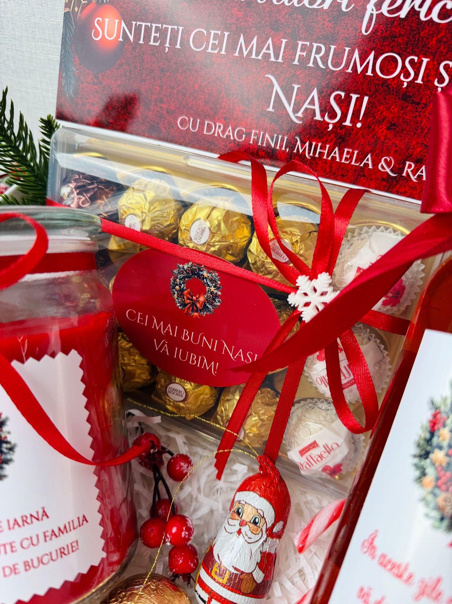 Cutie Cadou Crăciun – Sticlă vin, lumânare și Ferrero Rocher