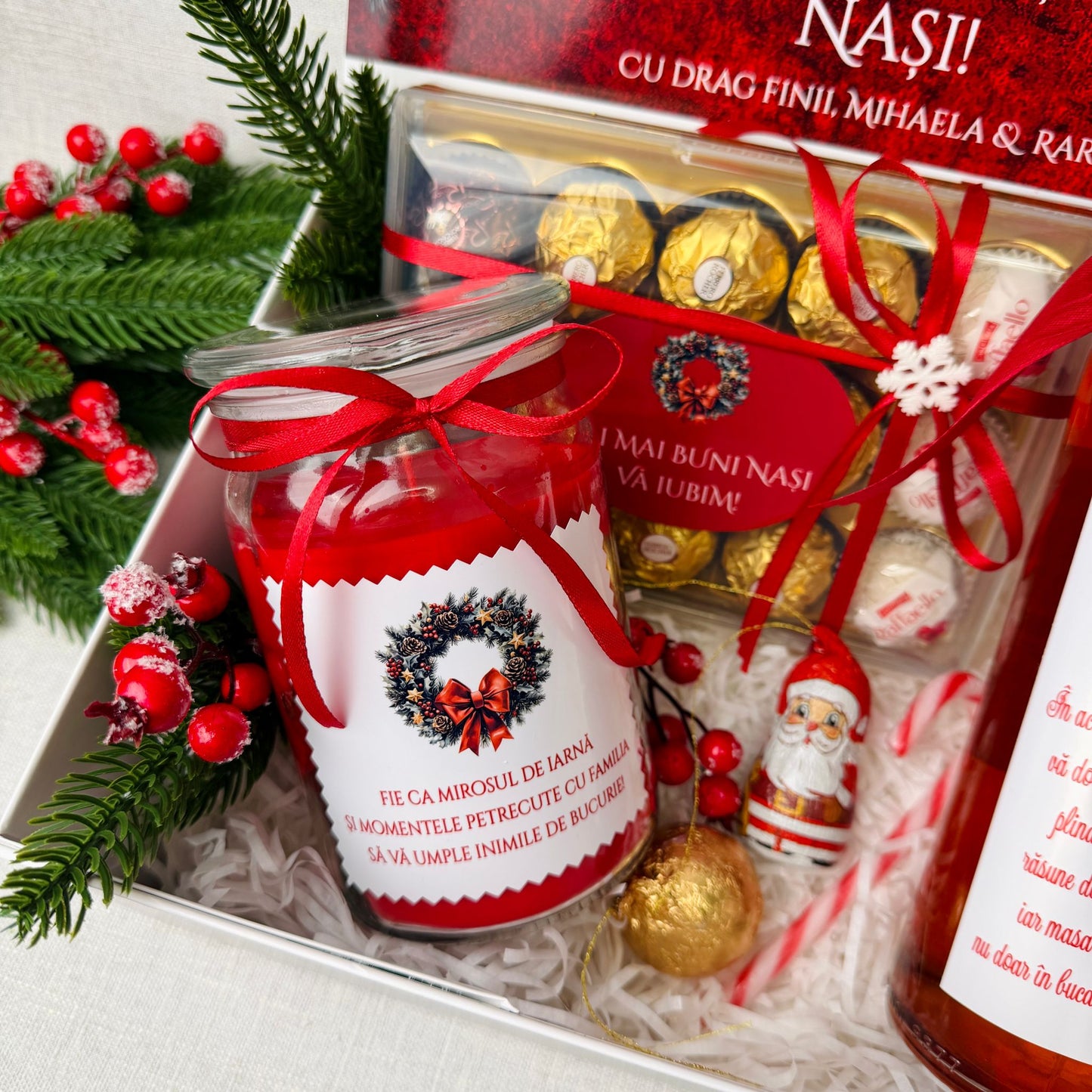 Cutie Cadou Crăciun – Sticlă vin, lumânare și Ferrero Rocher