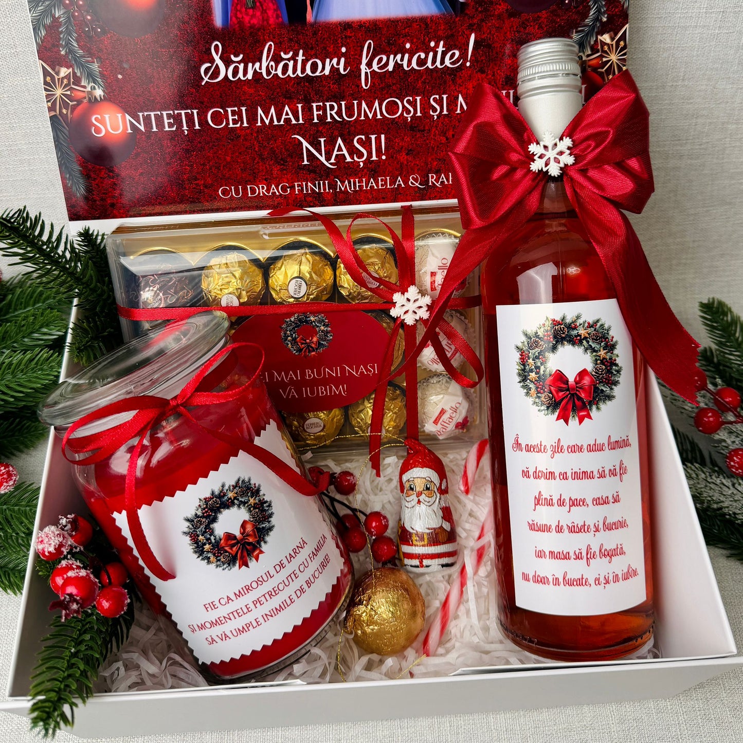 Cutie Cadou Crăciun – Sticlă vin, lumânare și Ferrero Rocher
