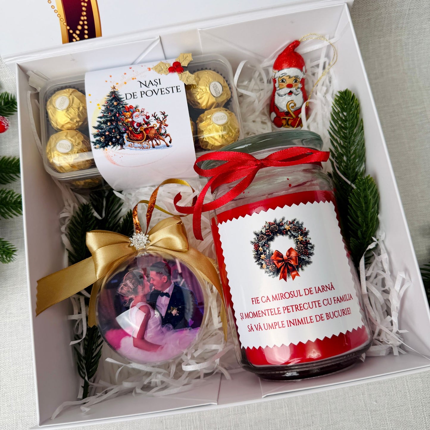 Cutie Cadou Crăciun – Glob, Lumânare și Ferrero Rocher