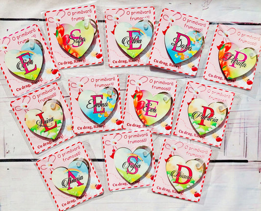 Breloc inimă – Mărțișor cu nume și inițială