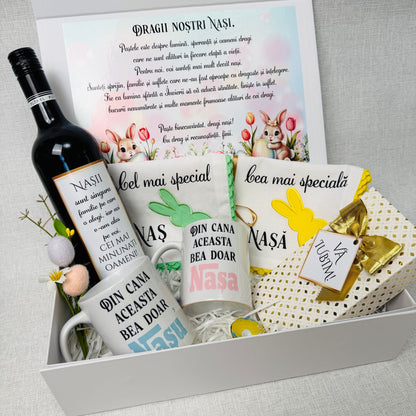 Cutie pentru nași cu vin, 2 căni, 2 prosoape și ciocolată - tematica Paște